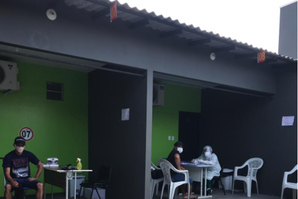 Profissionais de saúde atendem em área de motel alugado pela prefeitura de Prainha