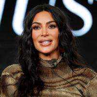 Kim Kardashian discursa durante evento em Pasadena