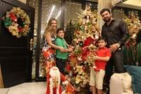 Taís e João Paulo Cavallero contaram com os filhos para decorar o apartamento. "Tradição de família."