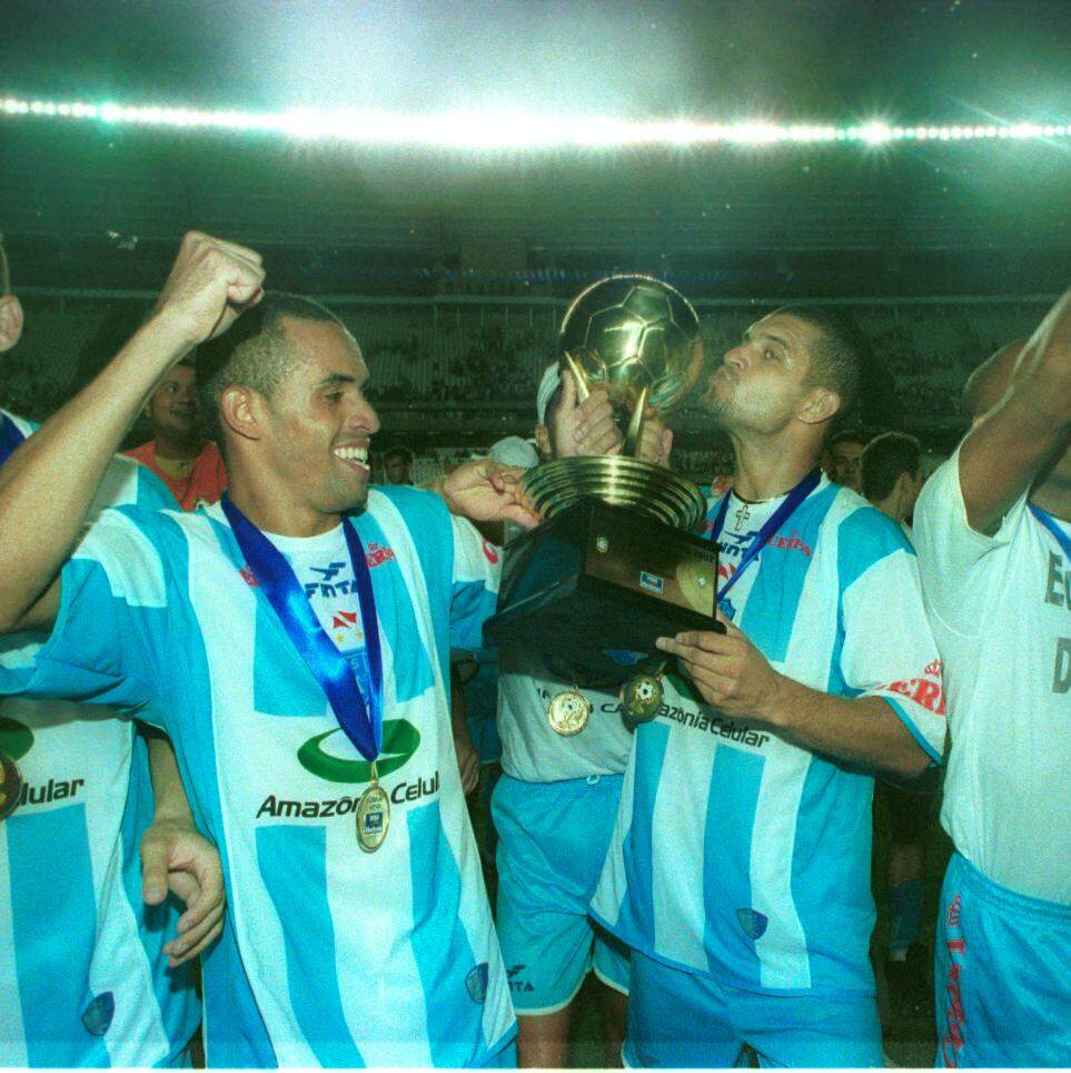 20 anos do ano de (azul e) ouro: a tríplice coroa do Boca 2000