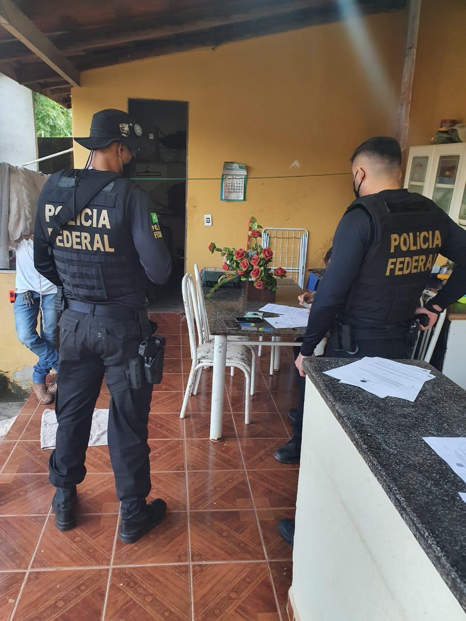 Operação conta com 40 agentes para cumprir os 9 mandados de busca e apreensão