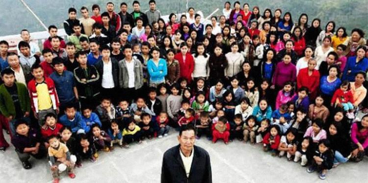 Homem casado com 38 mulheres morre aos 76 anos. Ele tinha 38 mulheres, 89 filhos, 36 netos e um bisneto. (Reprodução / Twitter)