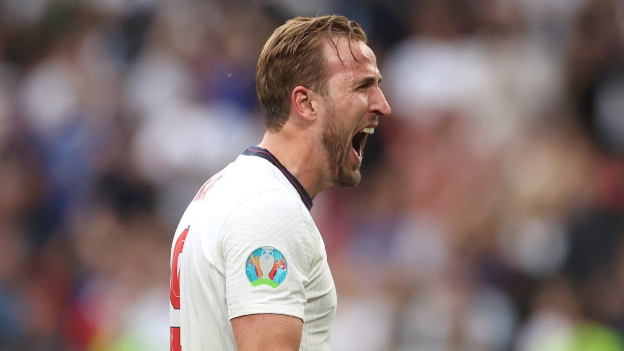 Harry Kane quebra tabu de 25 anos e vence a Bola de Ouro 2026