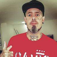 Tico Santa Cruz relata perda de seguidores ao postar foto em terreiro de  Candomblé