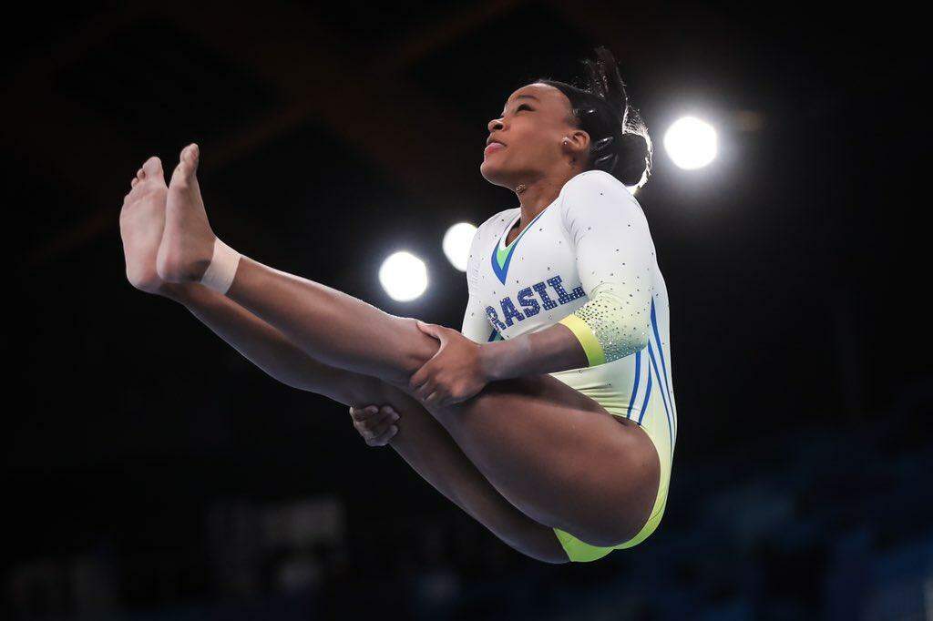 Mundial de ginástica: Rebeca Andrade se garante em quatro finais e Flavia  Saraiva em duas, Esporte