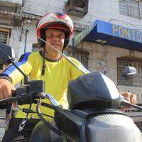 Robsom Marques, mototaxista, celebra o Dia do Motociclista com orgulho da profissão
