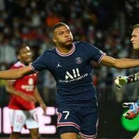 Mbappé marcou o segundo gol do PSG em Brestois