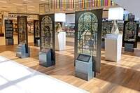 exposição “Vitrais e Mantos do Círio de Nazaré” reúne reproduções dos vitrais da Basílica Santuário e três mantos oficiais