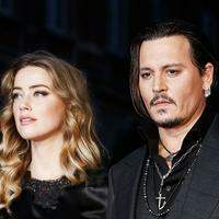 Johnny Depp termina namoro com advogada britânica - 04/11/2022 -  Celebridades - F5