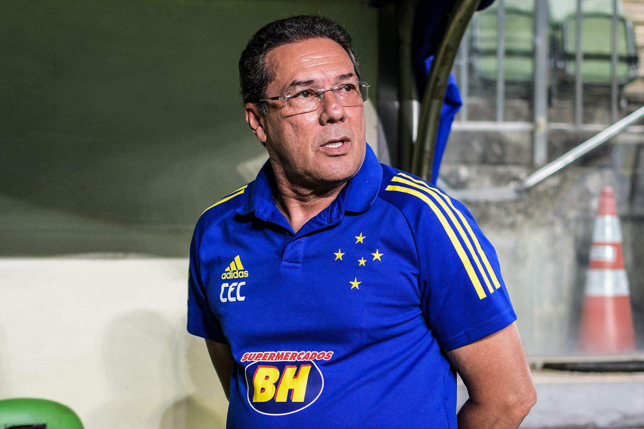 Vanderlei Luxemburgo em mais um jogo sob o comando do Cruzeiro