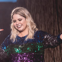 A cantora apresentou a música Léo, no ano de 2019, ao vivo durante o evento Prêmios Multishow