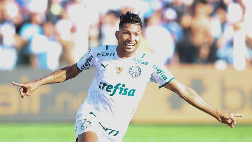 Foto de jogador na infância com camisa do Fluminense viraliza em