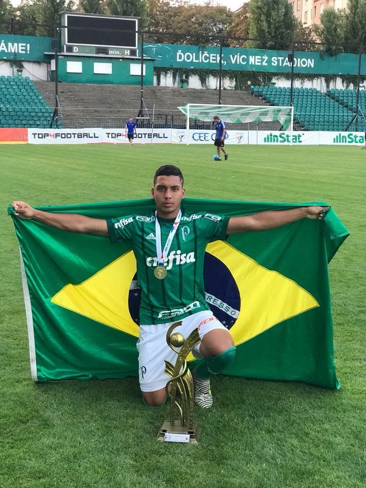 Cria do Palmeiras, Hélio Borges fecha contrato com o Juventude