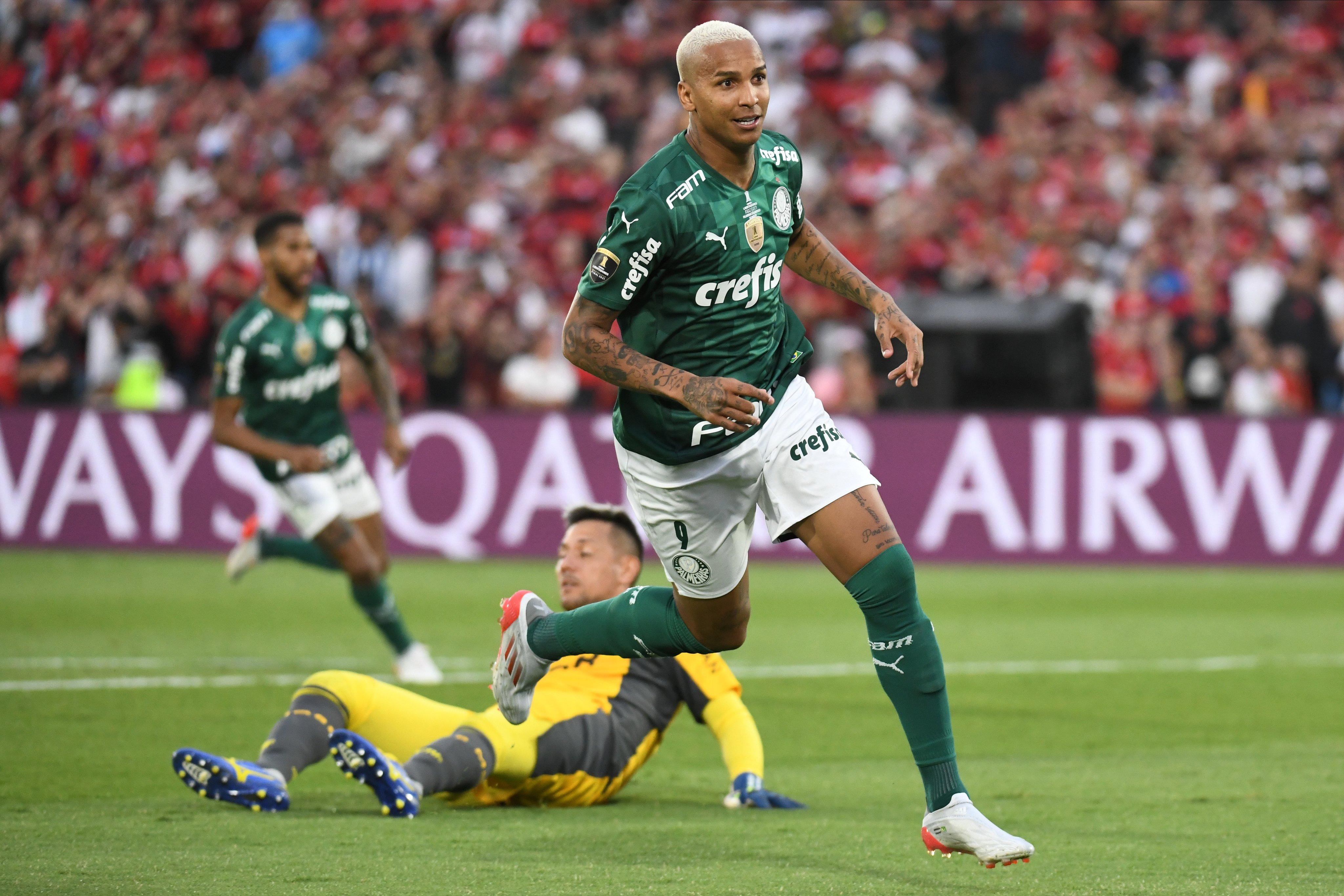 Segundo jornalista, Deyverson está em negociação com time da Série B