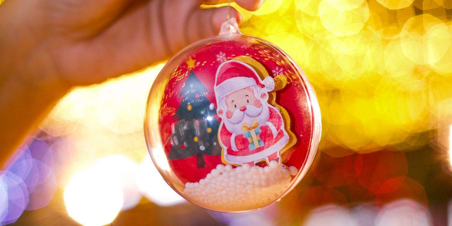 Bolas de Natal: 'Fora da Caixinha' ensina crianças a fazerem enfeites natalinos personalizados | Belém | O Liberal Bolas de Natal: 'Fora da Caixinha' ensina crianças a fazerem enfeites natalinos personalizados | Belém | O Liberal