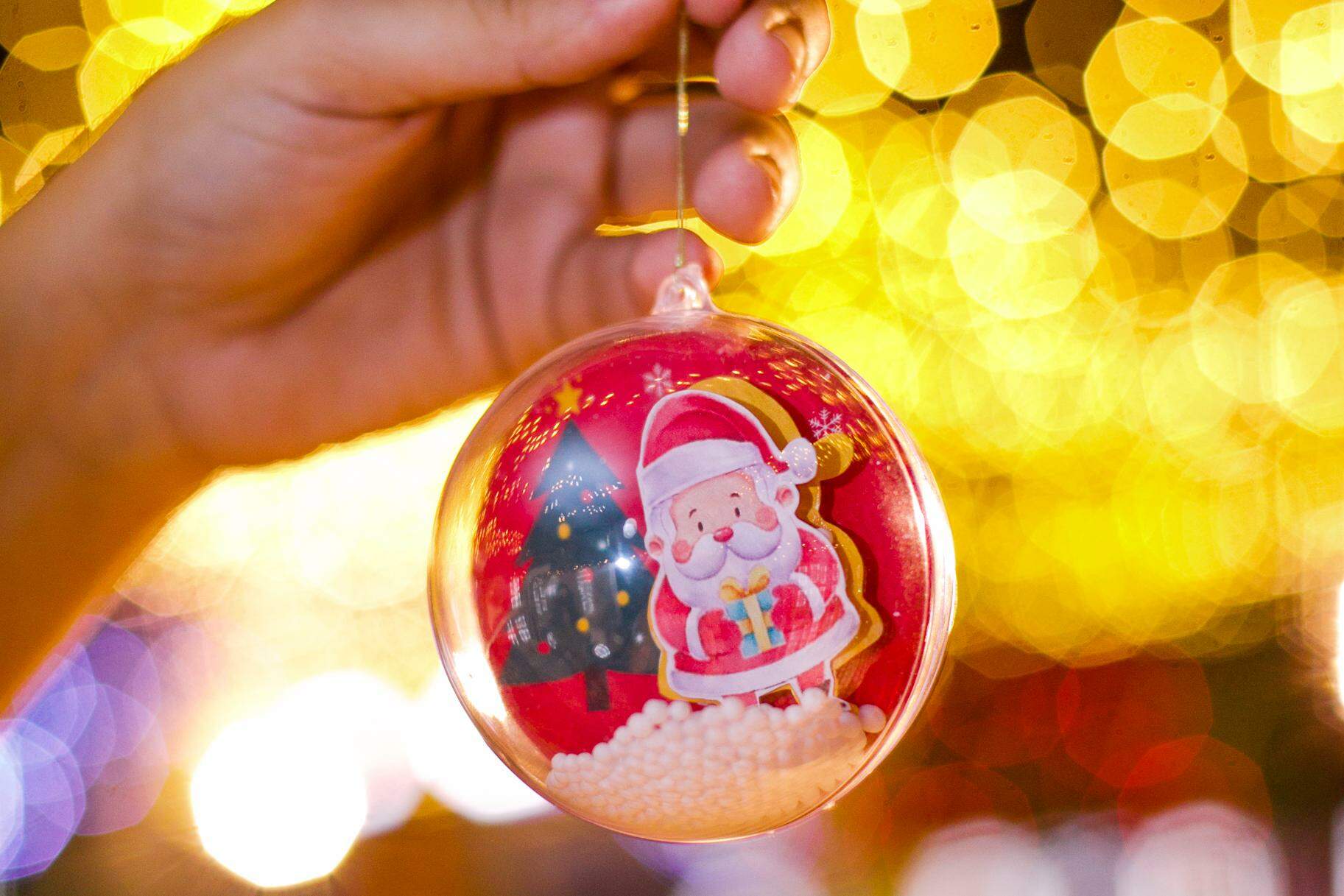 Bolas de Natal: 'Fora da Caixinha' ensina crianças a fazerem enfeites  natalinos personalizados | Belém | O Liberal