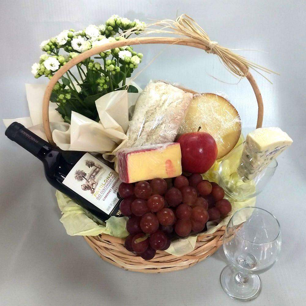 Aprenda a montar uma cesta com queijos e vinhos até R$ 200 | Cultura | O  Liberal