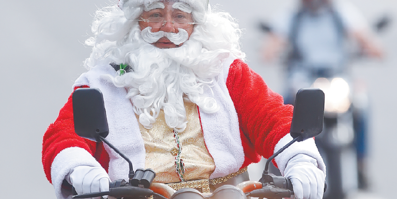 Papai Noel dispensa o trenó e vai de moto em Belém | Economia | O Liberal