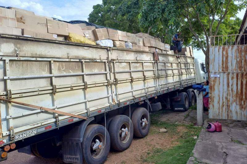 Ação apreende R$ 300 mil em calçados, camisetas e bolsas falsificados