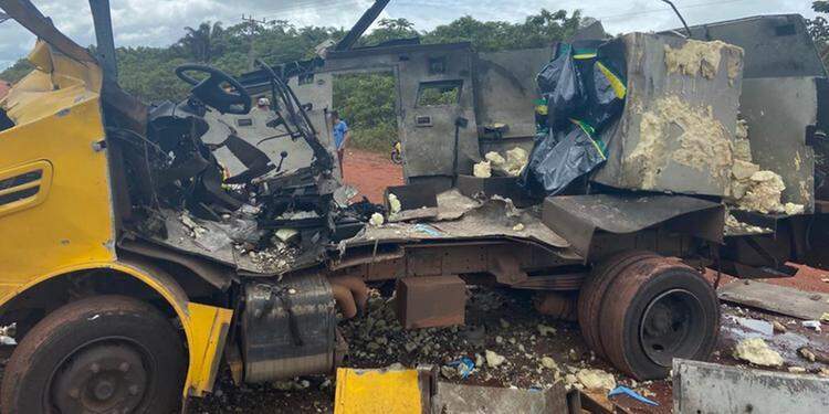 Criminosos que explodiram carro-forte no Pará continuam foragidos