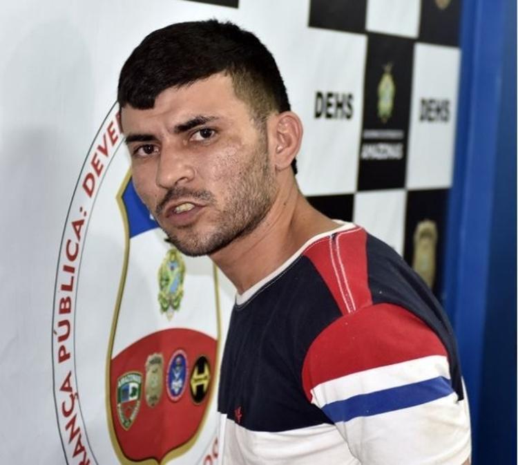 Patrick Regis de Sena foi o único sobrevivente do ataque, mas teve um dos braços destroçado por um tiro de fuzil