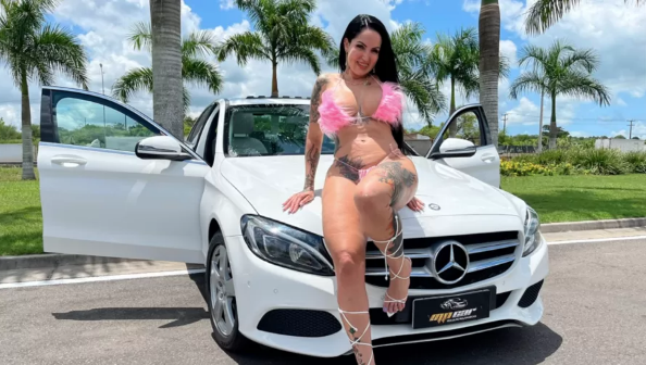 Rifa ilegal de carro oferece 'dia com atriz pornô' como prêmio extra; entenda