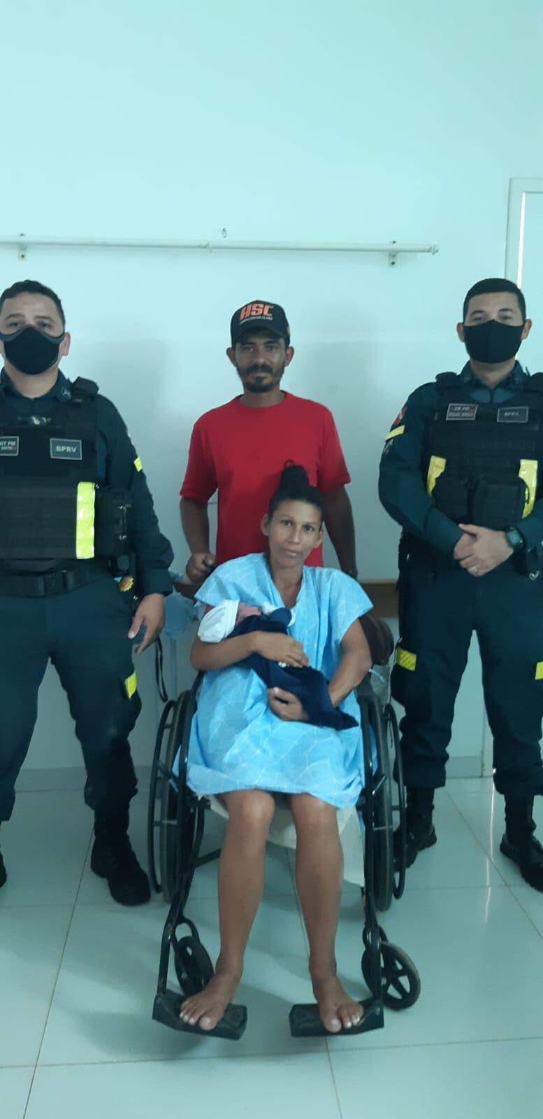 Guarnição da PM conduz parto de mulher dentro de veículo no Pará