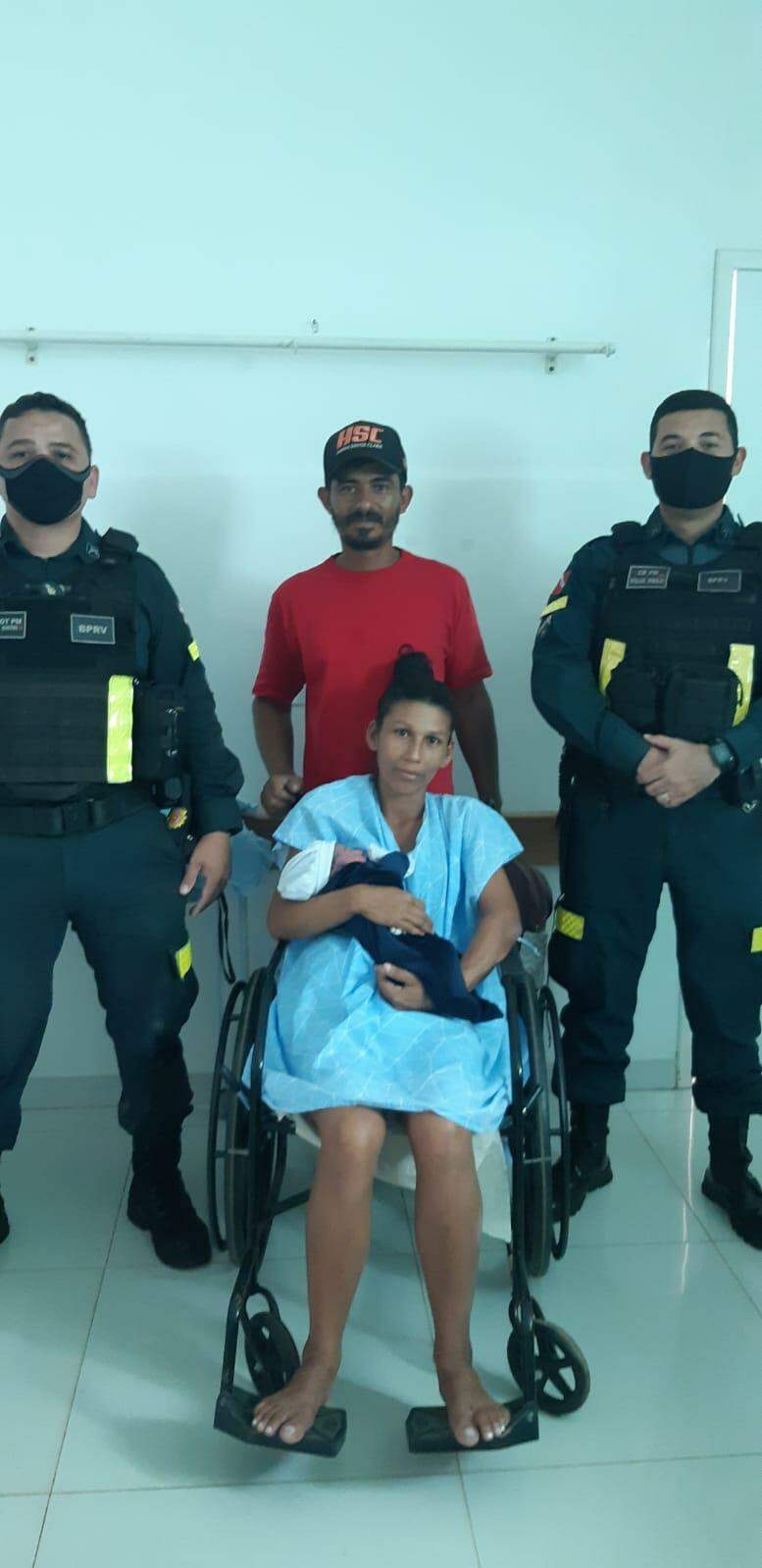 No Pará, mulher dá à luz dentro de carro e policiais militares ajudam no parto