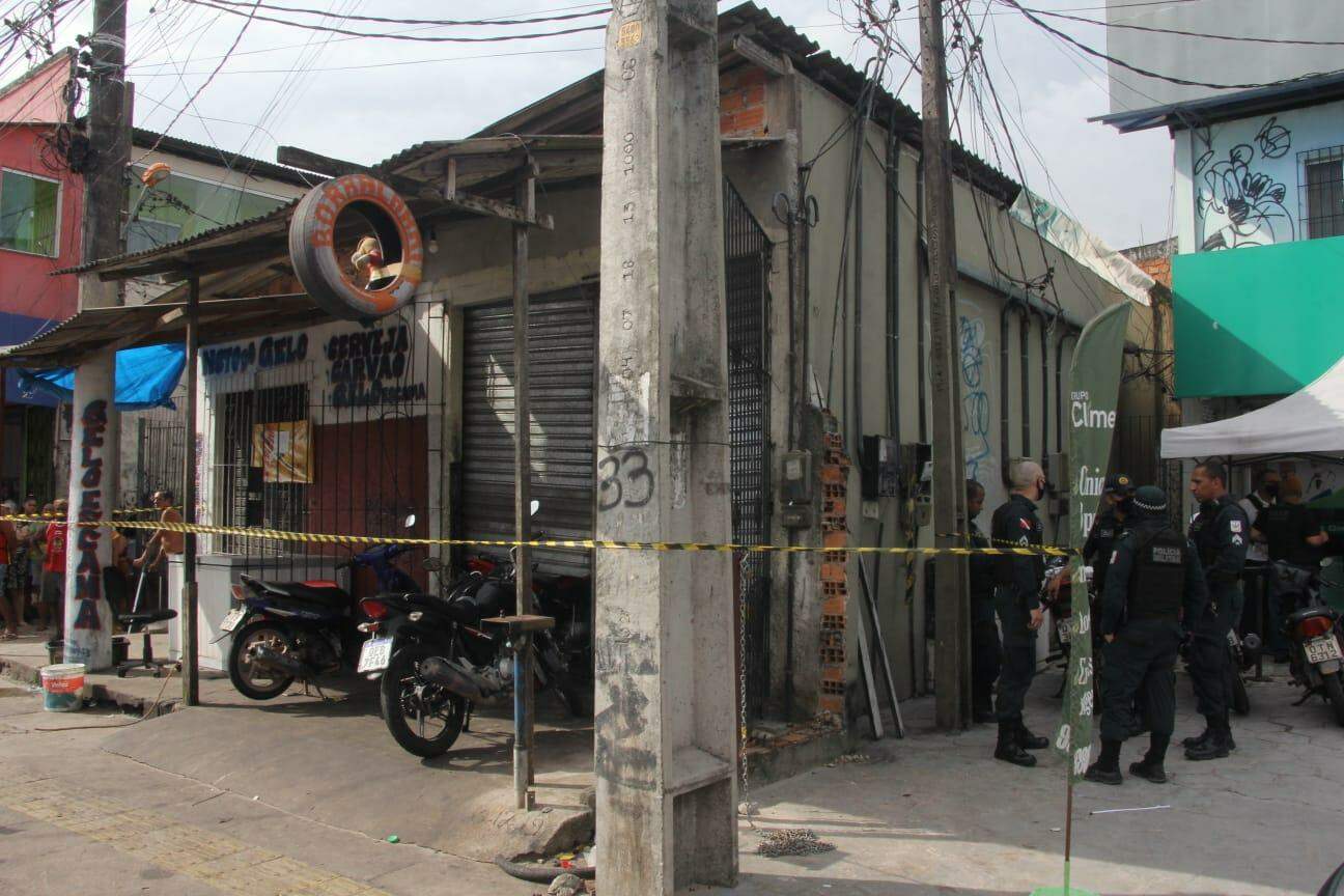 Jovem é executado em oficina mecânica na estrada do Tapanã