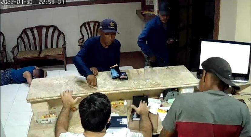 Criminosos invadem hotel na Av. Presidente Vargas para roubar celulares e dinheiro