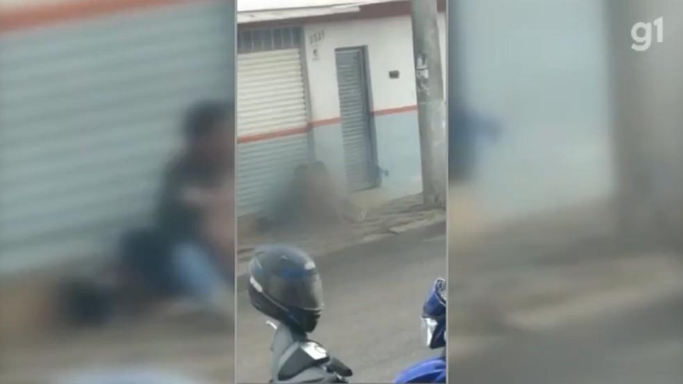 Casal é preso por praticar ato sexual em avenida
