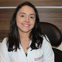 A médica oncohematologista Fernanda Cordeiro chama atenção para os sintomas da leucemia
