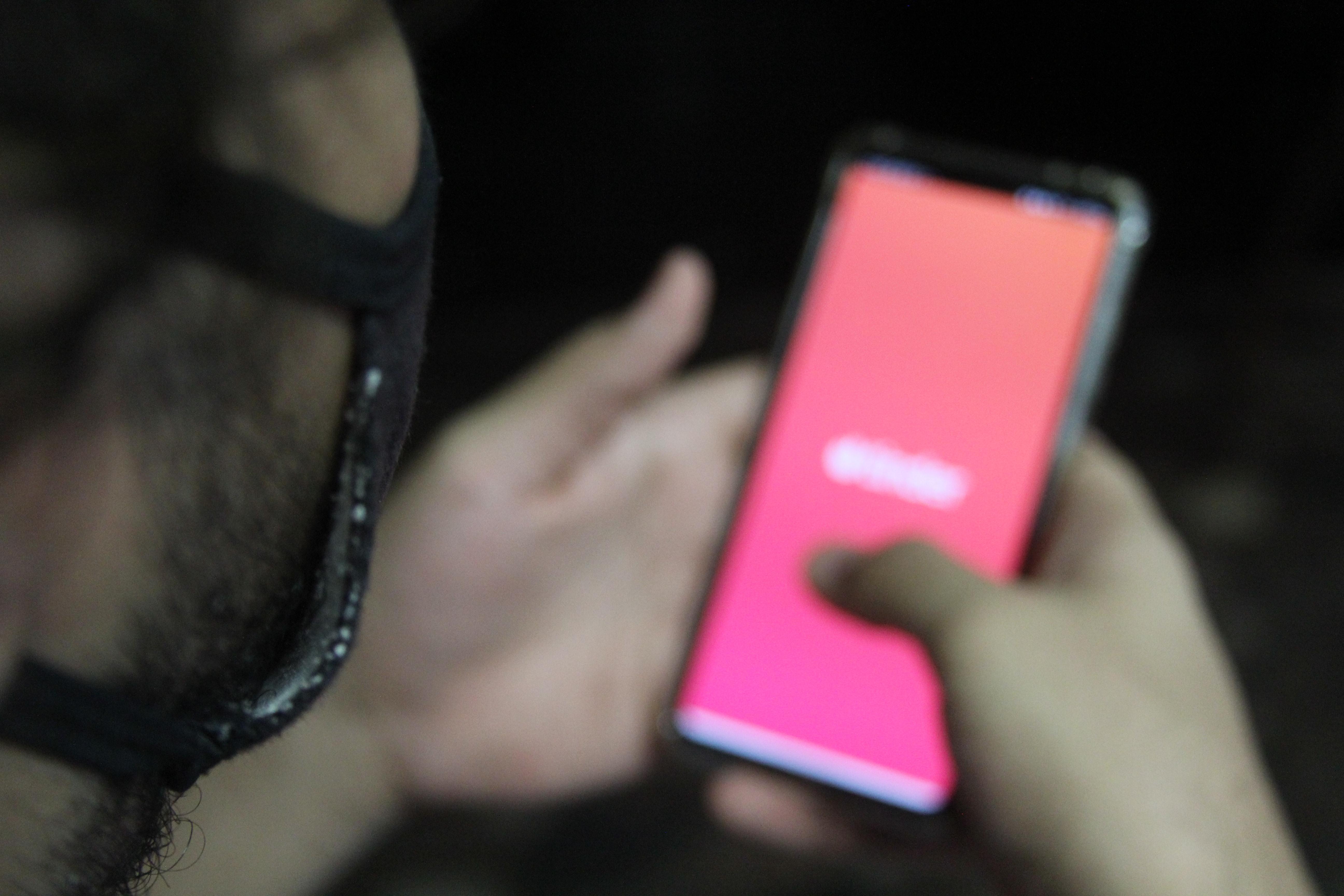 Há vários métodos de evitar cair em golpes ou se encontrar com pessoas perigosas nas plataformas de relacionamentos