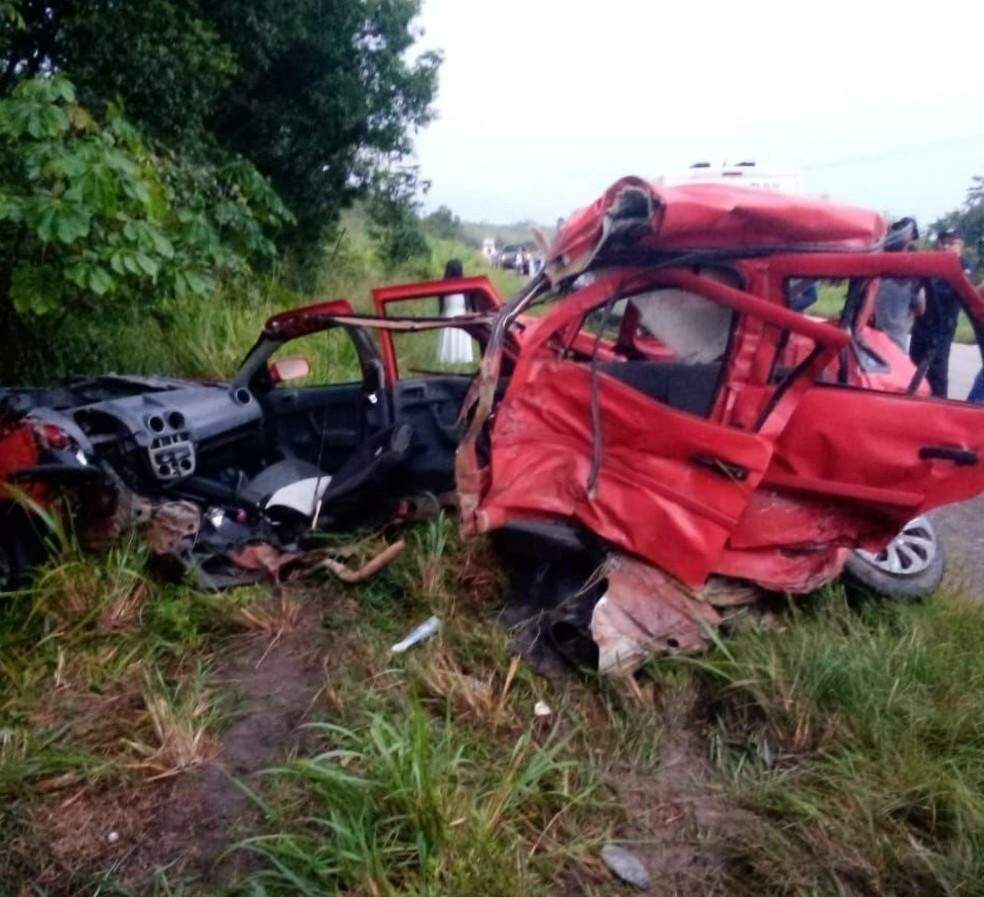 Grave acidente entre carro e ônibus deixa um morto, em Ipixuna do Pará