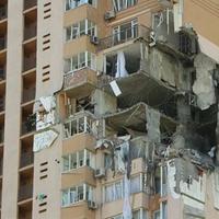 Prédio residencial é atingido por míssil na Ucrânia