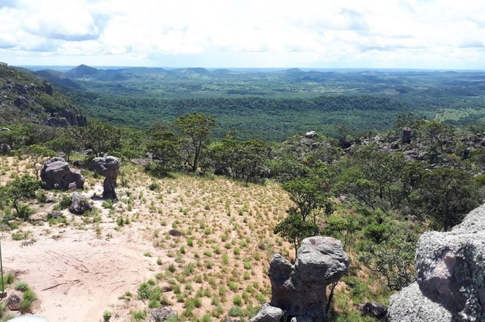O território tem aproximadamente 36,78 quilômetros quadrado.