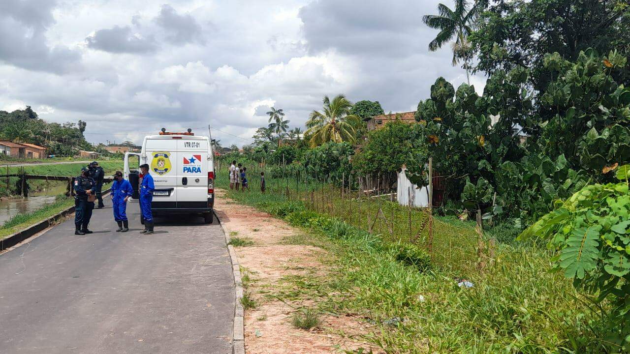 Homem é encontrado morto em uma pequena vala, em Ananindeua Homem é encontrado morto em uma pequena vala, em Ananindeua