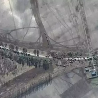 Na última quinta-feira, 10, imagens de satélite já haviam registrado a chegada do comboio militar russo, com 64 km de extensão, distante poucas centenas de metros de Kiev. O comboio estava se dispersando para se reorganizar e cercar a região.