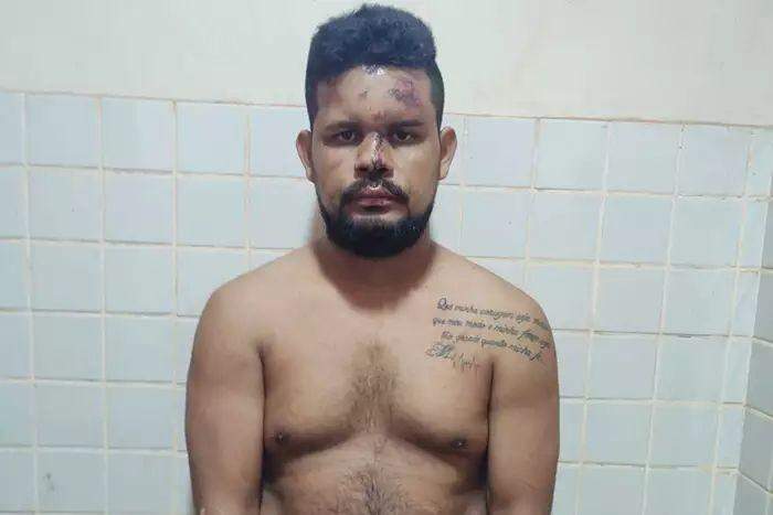 Homem que matou namorada a facadas passa por audiência em Santarém