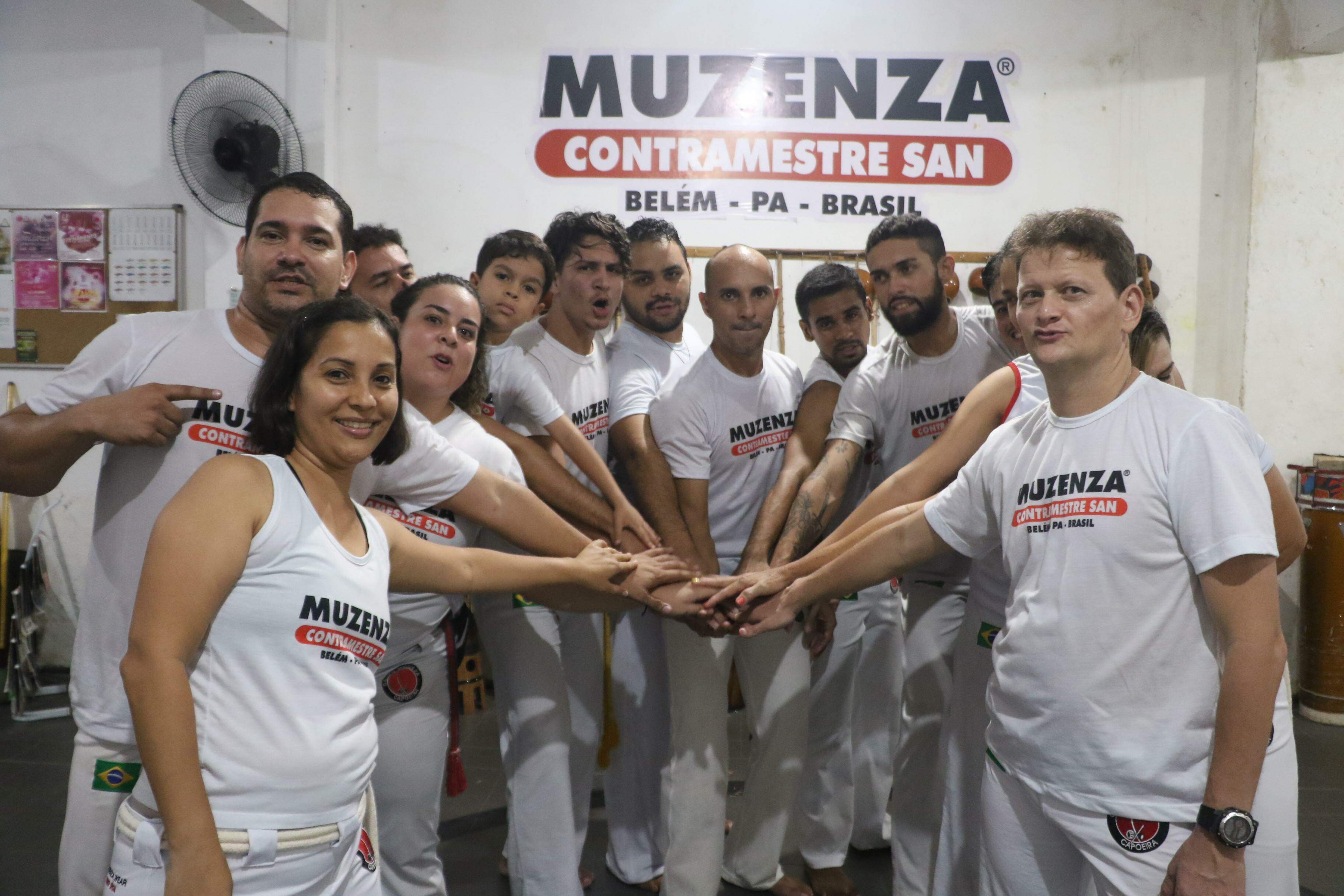 Você não sabe o valor que a Capoeira tem - Musica do Grupo Muzenza