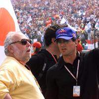 Produtor Andrew Vajna ao lado do ator Sylvester Stallone em março de 2001