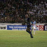 Brenner comemora gol marcado sobre o Paysandu
