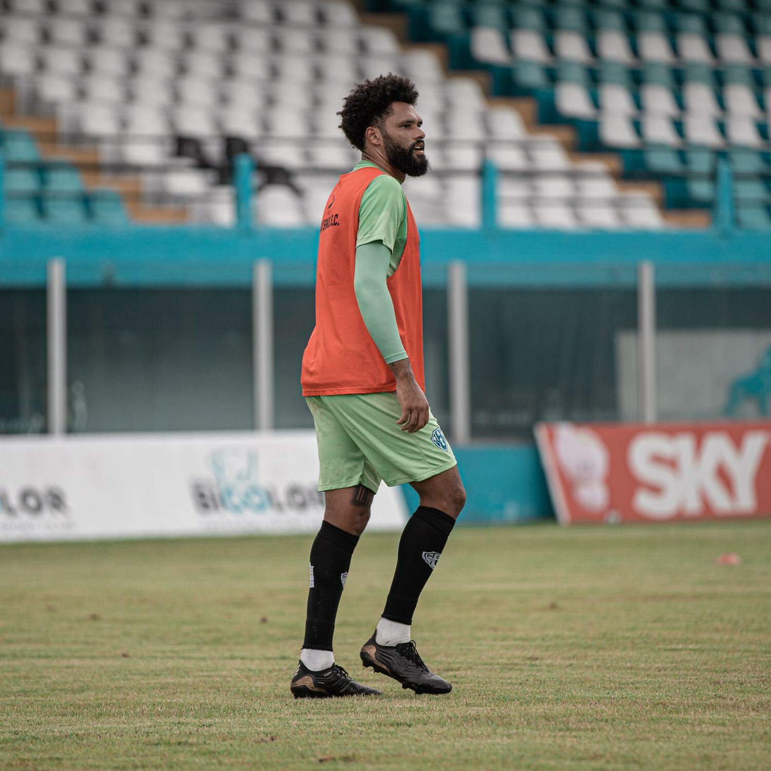 Lucas Costa não treina com elenco do Paysandu e é dúvida para