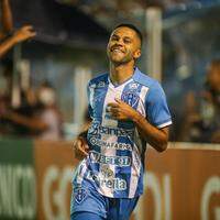 Meia Serginho marcou duas vezes na goleada bicolor diante do Botafogo-SP