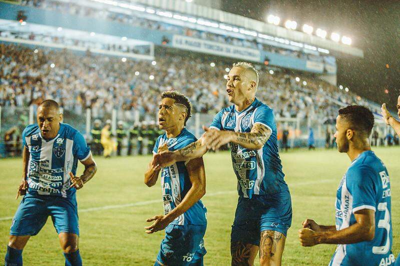 Wesley Costa pede desculpas para a torcida do Grêmio por erro em