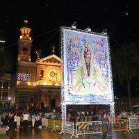 Praça Basílica Santuário ficou cheia para a cerimônia de anúncio do novo cartaz do Círio