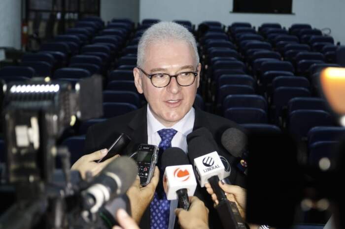 Reitor da UPFA, Emmanuel Tourinho, fala sobre a suspensão do Processo Seletivo 2019 Reitor da UPFA, Emmanuel Tourinho, fala sobre a suspensão do Processo Seletivo 2019