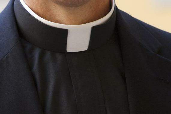 Em áudio vazado, padre confessa relacionamento com marido da mulher que ele  fez o próprio casamento | Brasil | O Liberal