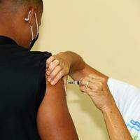 Em Marituba, a primeira e segunda dose estão disponíveis para todas as pessoas a partir de 5 anos de idade que ainda não foram vacinadas