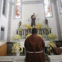 Nos Capuchinhos, a festividade tem o tema "Santo Antônio e a beleza das virtudes".
